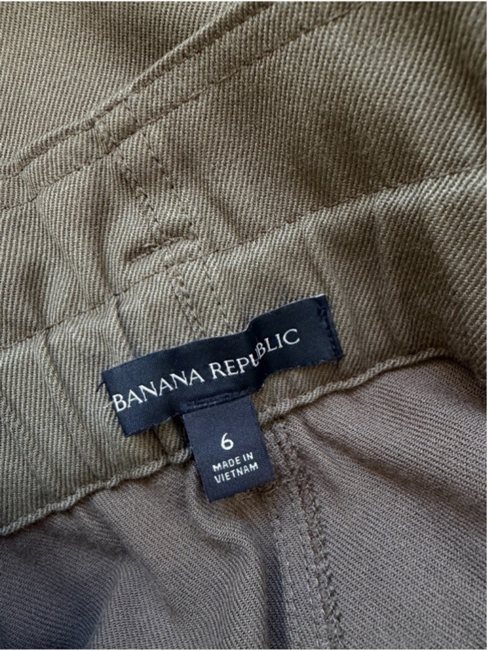 BANANA REPUBLIC WOOL COTTON BLEND PAOLA UTILITY PANT
SIZE 6 - Picture 7 of 13